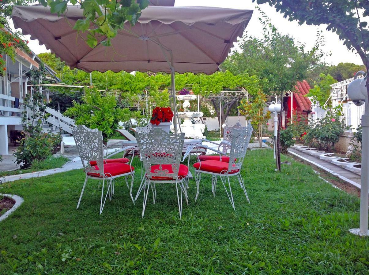 Villa Fofo - Beautiful Sea Front Villa With 650M2 Garden Nea Kallikrateia 외부 사진