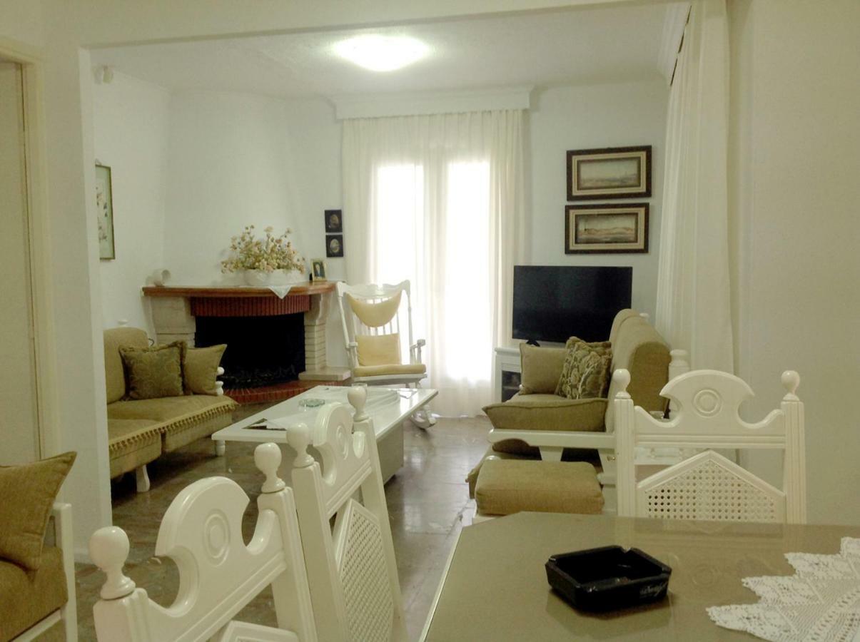Villa Fofo - Beautiful Sea Front Villa With 650M2 Garden Nea Kallikrateia 외부 사진