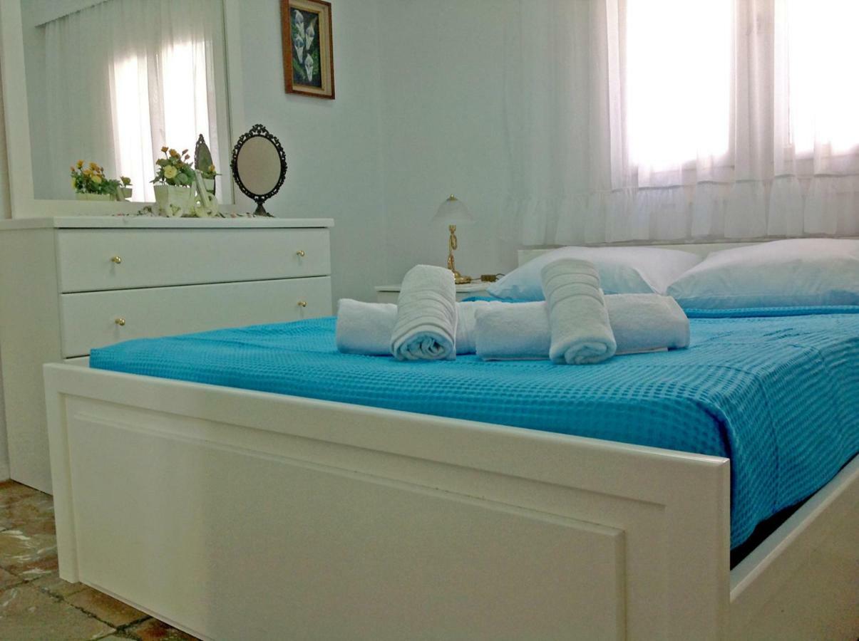 Villa Fofo - Beautiful Sea Front Villa With 650M2 Garden Nea Kallikrateia 외부 사진