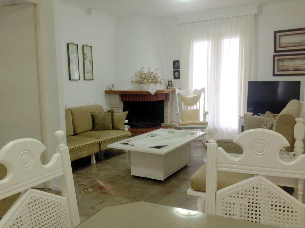 Villa Fofo - Beautiful Sea Front Villa With 650M2 Garden Nea Kallikrateia 외부 사진