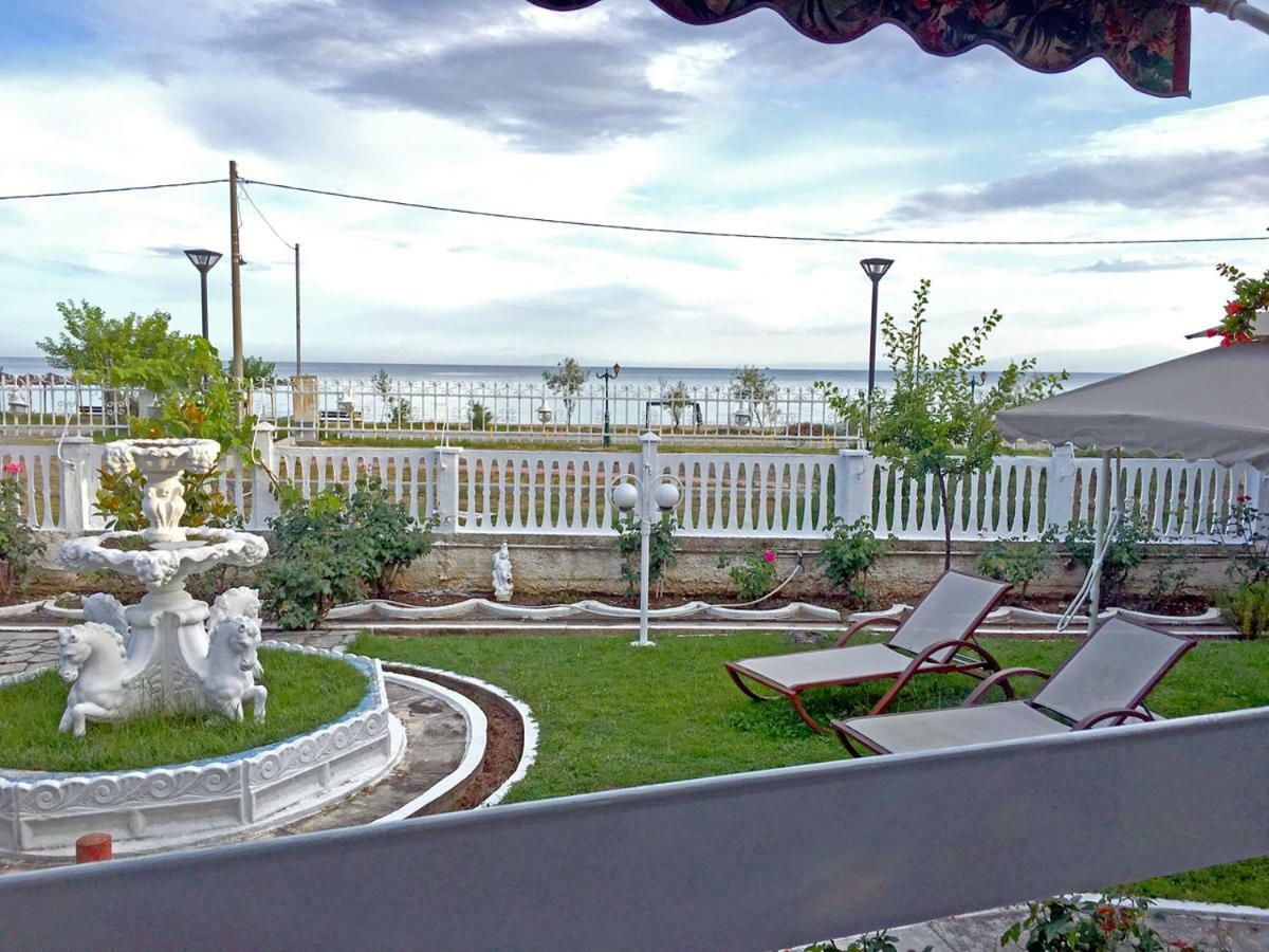 Villa Fofo - Beautiful Sea Front Villa With 650M2 Garden Nea Kallikrateia 외부 사진